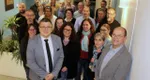 photo  De gauche à droite, Pierre Ouvrard, Carine Boccara et Jean-Marc Forestier, nouveaux adjoints et l’ensemble du nouveau conseil municipal, largement renouvelé le 15 mars 2026. 