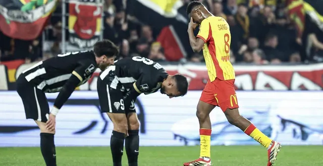 photo  le sco de lefort et belkebla a été submergé par le rc lens de sangaré.  &copy;  afp 