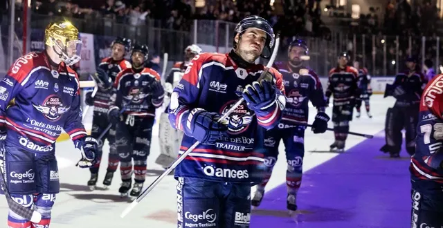 photo  manning, auteur du premier but angevin, et ses coéquipiers ont repris la route de nice dès ce samedi soir.  &copy;  photo co-regine lemarchand 