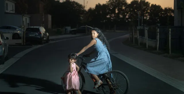 photo  les photos de marianne barthélémy ont été réalisées lors de sa résidence de recherche et de création pour les photographiques au mans en 2025, autour du quotidien péri-urbain.  &copy;   marianne barthélemy 