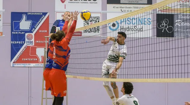 photo sport  l’ugs asca le mans (en rouge et bleu) avait battu fleury-les-aubrais, le 15 février 2026. 