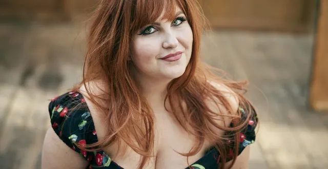 photo  sarah schwab enchaîne les performances vocales dans son spectacle « du rêve à la réalité ».  &copy;  ml 