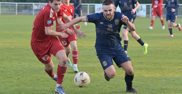 photo  tom coyac et les saint-lois poursuivent leur folle série.  &copy;  guillaume marie 