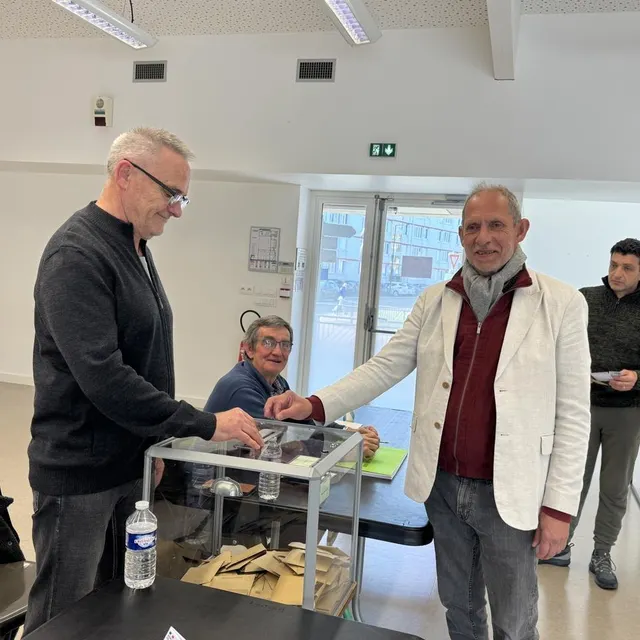 Alain Gallerand, candidat divers gauche et soutenu par la majorité sortante, a voté à l’école du Point-du-Jour, dimanche 22 mars 2026. Ouest-France photo alain gallerand, candidat divers gauche et soutenu par la majorité sortante, a voté à l’école du point-du-jour, dimanche 22 mars 2026. © ouest-france