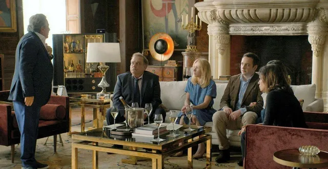 photo  cocorico réalisé par le cinéaste choletais julien hervé, avec christian clavier, didier bourdon, marianne denicourt et sylvie testud, avait réuni près de 2 millions de spectateurs.  &copy;  2023 – white and yellow films – snd – m6films – beside productions 