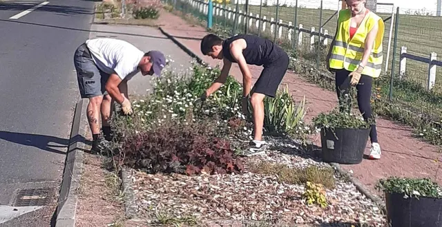 photo  le dispositif argent de poche favorise l’engagement des jeunes.  &copy;  archives co 