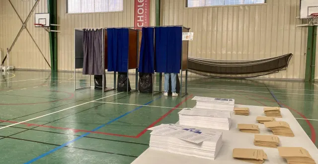 photo  cholet, dimanche 22 mars. le quartier jean-monnet, ici le bureau de vote de la salle alain-mimoun, était celui qui a le moins voté, dimanche 15 mars, lors du premier tour des élections municipales.  &copy;  co - julien sureau 