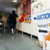 photo  au mans (sarthe), 40,35 % des inscrits ont voté à 16 h pour le second tour des élections municipales 2026, dimanche 22 mars. 