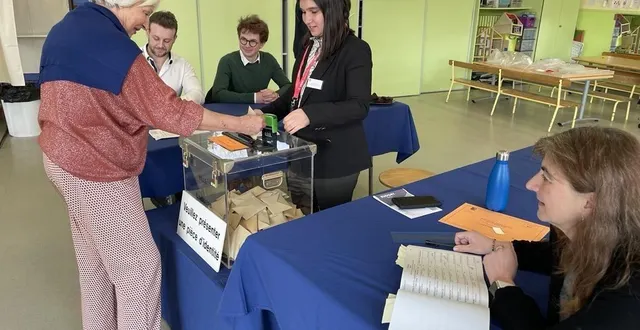 photo  la liste demain angers est arrivée en tête lors du premier tour des élections municipales le 15 mars 2026 dans un seul bureau de vote, celui situé quartier belle-beille à angers (maine-et-loire), le 310, présidé par aurélia perrotte.  &copy;  ouest-france 