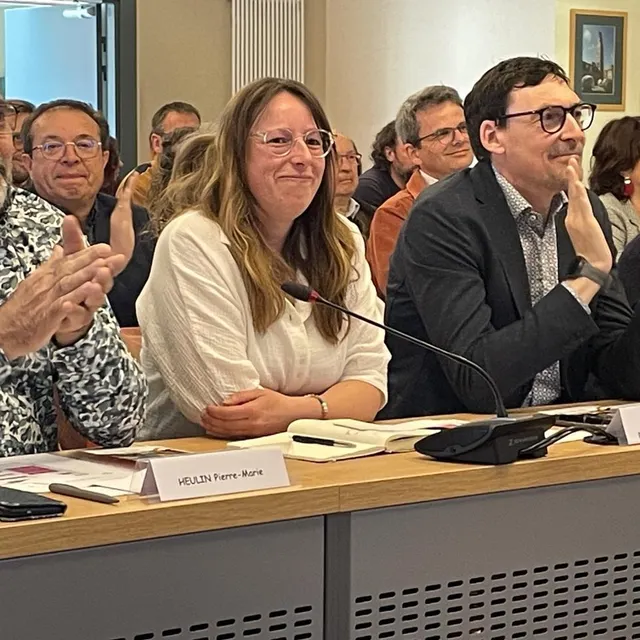 Réélue maire déléguée du Bourg-d'Iré, Magali Boultoureau a été applaudie par les membres de la majorité. Ouest-France photo réélue maire déléguée du bourg-d'iré, magali boultoureau a été applaudie par les membres de la majorité. © ouest-france
