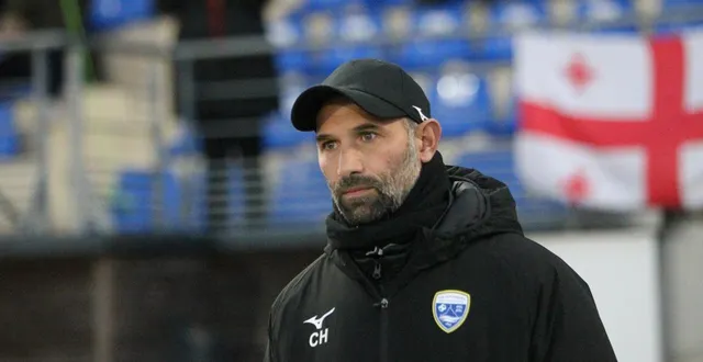 photo  cédric hengbart, entraîneur de l’us avranches (manche, n2), peine à résoudre le casse-tête offensif que lui pose l’absence de nassim sabihi. parti à villefranche, en national, mi-janvier 2026, l’attaquant de 24 ans apportait vitesse et profondeur à son équipe en début de saison 2025-2026.  &copy;  jean-louis rault 