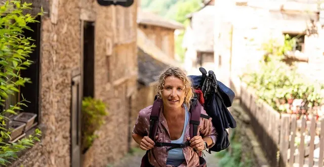 photo  alexandra lamy tient le rôle principal du film « compostelle » projeté au festival ciné-rencontres.  &copy;  marie-camille orlando - eveya productions 