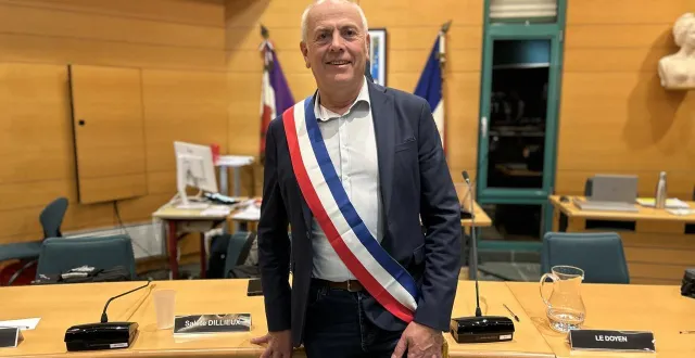 photo  seul candidat en lice, hervé martin a été maire de chemillé-en-anjou (maine-et-loire) par le conseil municipal.  &copy;  ouest-france 