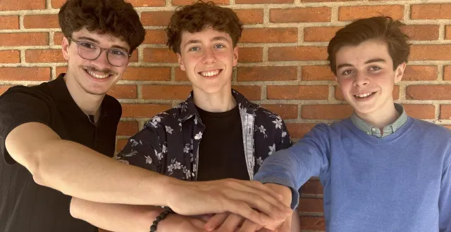 photo  double lauréat du concours start-up week-end, hugo, lukas et léopold veulent désormais aller au bout de leur projet et donner naissance à leur plateforme d’accompagnement à l’entreprenariat pour les 15-25 ans.  &copy;  co – julien renon 