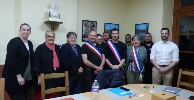 photo  le conseil municipal de semur-en-vallon installé  &copy;  le maine libre 