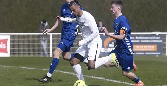 photo  marius savidan a inscrit un doublé pour angers sco à saint-lô, dimanche 22 mars en u19 nationaux (2-4).  &copy;  jacques blondel 