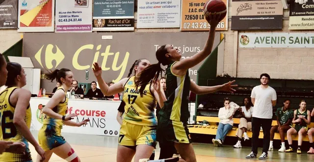 photo  la mancelle hajer benmahmoud (en vert) a inscrit deux points en sortie de banc, ce dimanche 22 mars 2026.  &copy;  le maine libre 