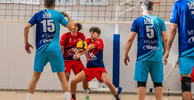 photo  alexandre julienne et les manceaux ont assuré sur leur terrain.  &copy;  arnaud despelchain 