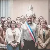 photo  le maire laurent dupuis, entouré du conseil municipal renouvelé avec 16 nouveaux conseillers et trois de la mandature précédente. 