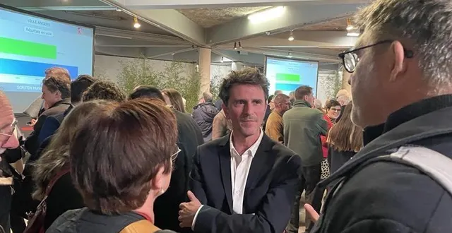 photo  romain laveau a obtenu 40,97  des suffrages exprimés. demain angers aura 12 sièges au conseil municipal d'angers.  &copy;  ouest-france 