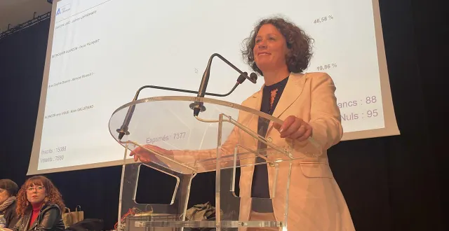 photo  sophie douvry, candidate divers droite, fait basculer la mairie d’alençon, détenue à gauche depuis dix-huit ans.  &copy;  ouest-france 