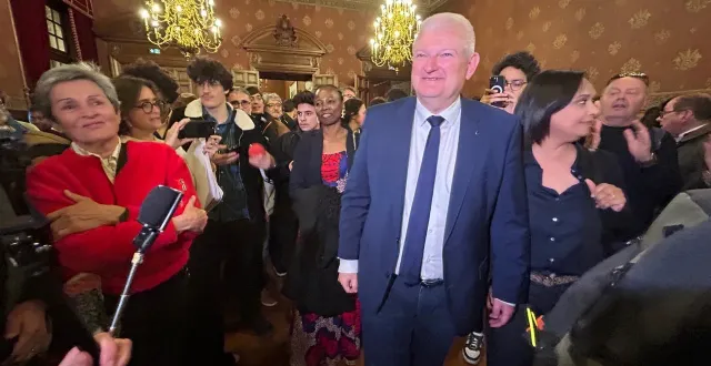 photo  olivier falorni a remporté le second tour des élections municipales à la rochelle.  &copy;  co eric marteau 