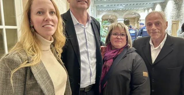 photo  victoria de vigneral et les autres élus rassemblement national qui entrent au conseil municipal du mans, satisfaits de leur score au second tour des élections municipales.  &copy;  le maine libre 