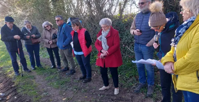 photo  une douzaine de personnes ont participé à la marche priante.  &copy;  ouest-france 