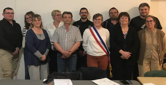 photo  autour du maire hélène provost olivier  &copy;  ouest-france 