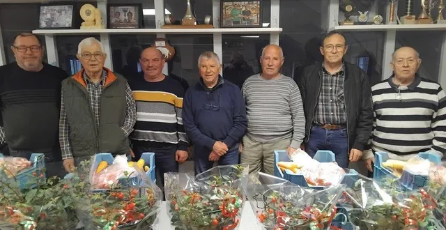 photo  commencé le 19 janvier, le challenge tatave a connu son épilogue vendredi 13 mars à la société l’avenir, présidée par jean-pierre battais. le responsable du challenge, claude gaucher, a enregistré la participation de 64 équipes composées d’un sociétaire et un invité. après avoir éliminé pen letourneau et didier fauveau 10-4 en demi-finale, michel desforges et roger caillaud se sont imposés en finale 12-5 face à louison battais et thierry choisne. ces derniers avaient battu thierry ploquin et teddy letourneau 10-4 dans l’autre demi-finale. place au challenge des couples qui débutera le 30 mars et au méchoui le 4 juillet.  &copy;  co 