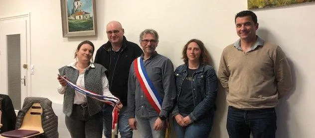 photo  michaël prudhomme, entouré de ses quatre adjoints.  &copy;  co 