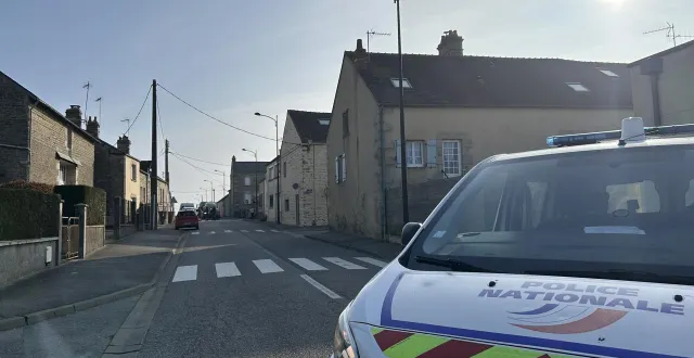 photo  la collision a eu lieu dans le quartier de courteille, à alençon, ce lundi 23 mars, un peu avant 8 h.  &copy;  ouest-france 
