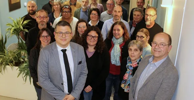 photo  pierre ouvrard, maire et sa nouvelle équipe municipale.  &copy;  ouest-france 