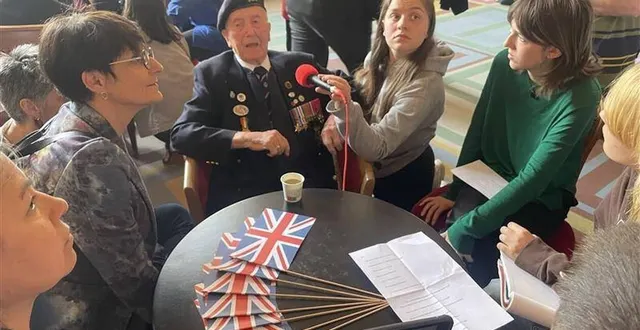 photo  john dennett, lors du 80e anniversaire du débarquement de normandie, à caen (calvados).  &copy;  ouest-france 