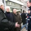 photo  l’ancien premier ministre s’était baladé dans les rues du mans (sarthe) avant une séance de dédicaces à la librairie doucet, le 10 février 2010. 