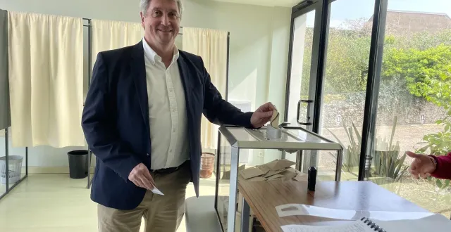 photo  bouzillé, dimanche 22 mars 2026. battu de 39 voix, stéphane lallier (ici lors de son vote à bouzillé) a déposé sa démission dès ce lundi matin.  &copy;  co - yves boiteau 