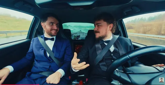 photo  amixem et étienne moustache en direction de champsecret, dans l’orne.  &copy;  capture d’écran youtube 