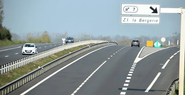 photo  cholet, dimanche 22 mars. des travaux sur la quatre voies poitiers-nantes seront menés du 7 au 30 avril 2026, sur la chaussée intérieure, entre les échangeurs n° 7 (la séguinière) et n° 6 (saint-andré-de-la-marche).  &copy;  co - julien sureau 