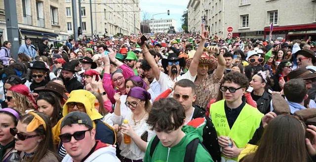 photo  en 2025, après un défilé dans les rues de caen (calvados), les 36 000 carnavaliers (un record !) se sont rassemblés au parc des expositions où des concerts étaient programmés.  &copy;  archives martin roche, ouest-france 