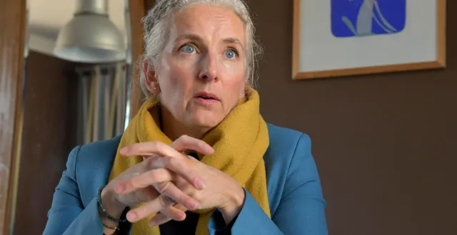 photo  « c’est bien ce compagnonnage avec les soulèvements de la terre qui a amené à melle le poison de la violence, sa spirale infernale œil pour œil, provocation contre provocation et a écrasé tout ce qui avait été accompli jusqu’ici », estime delphine batho après la victoire de ryan lequien, à melle.  &copy;  co - marie delage 