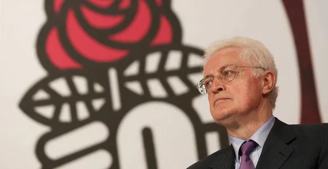 photo  « les femmes et les hommes politiques de la gauche actuelle devraient garder en mémoire vive la réussite de la “gauche plurielle”. » ici, l’ancien premier ministre lionel jospin lors d’un meeting en faveur du oui au référendum pour la constitution européenne, en mai 2005 à nantes (loire-atlantique).  &copy;  archives ouest france 