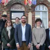 photo  au 1er rang, de gauche à droite : véronique favey, patricia brun (1re adjointe), arnaud dumain (maire), aude langlois-meurinne et olivier clouet d’orval. au 2e rang, luc vonderweidt et léa davies. il manque thierry berger, david duhomme, florence petit-navéos et stanislas rault. 