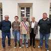 photo  jean-françois barraud, le nouveau maire de saint-christophe-sur-roc, entouré de ses adjoints, yannick rossard, caroline rouleau, jeannine mattio et jérémy belau (de gauche à droite). 