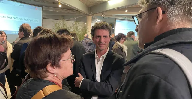 photo  romain laveau, battu à l’issue du second tour des municipales à angers face au maire sortant christophe béchu, promet d’être un leader d’opposition « incisif ».  &copy;  ouest-france 