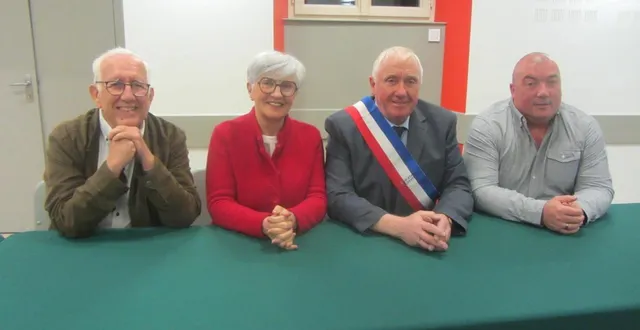photo  de gauche à droite, le maire délégué de villemoisan, jacques mathieu ; la maire déléguée du louroux-béconnais, mireille poilan ; le maire de val d'erdre-auxence, jean-pierre bru ; le maire délégué de la cornuaille, david olivier.  &copy;  ouest-france 