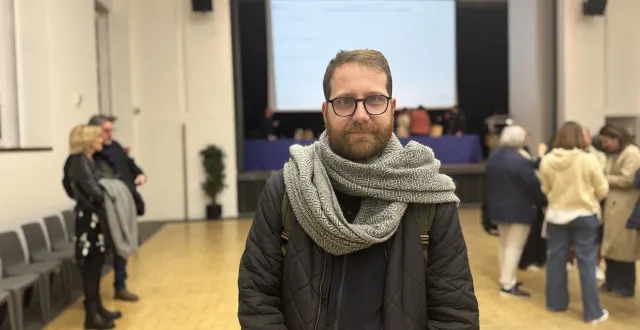 photo  johnny lafresnaye, tête de la liste gauche unie, termine quatrième des élections municipales 2026 à alençon (orne).  &copy;  ouest-france 