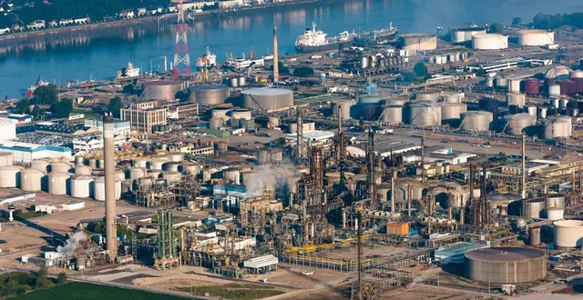 photo  la raffinerie de de port-jérome-gravenchon (seine-maritime), en 2021.  &copy;  jara me houyvet / only france via archives afp 