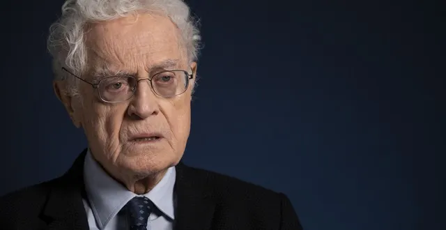 photo  portrait de lionel jospin, ancien premier ministre, lors de l’enregistrement d’un grand entretien de l’ina qui lui est consacré.  &copy;  didier allard/ina via afp archives 