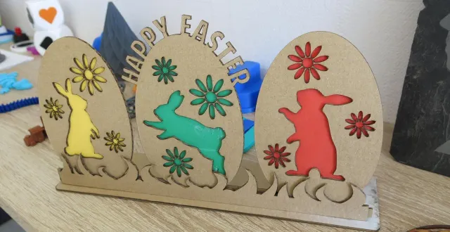 photo  un atelier décoration sur le thème de pâques est proposé au fablab de mauléon.  &copy;  co - nadège desquiens 