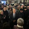 photo  benoît nicolardot au milieu de la foule, quelques instants après l’annonce des résultats du second tour des élections municipales, dimanche 22 mars 2026, à sablé-sur-sarthe. 